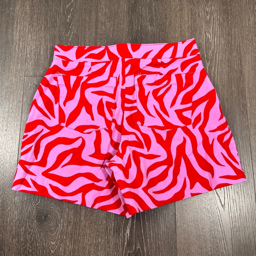 SPANX Pink and Red Patterned High-Waist Shorts - Picture 4 of 4